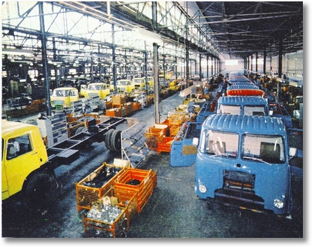 FNM - 1976 - Linha de Montagem caminhões